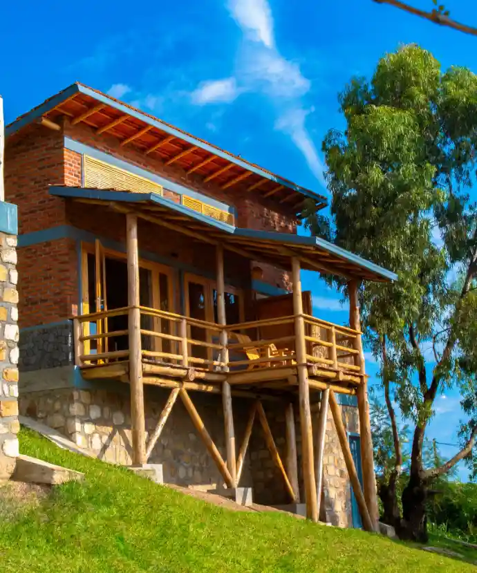 Sustainable wooden lodge on Lake Kivu
