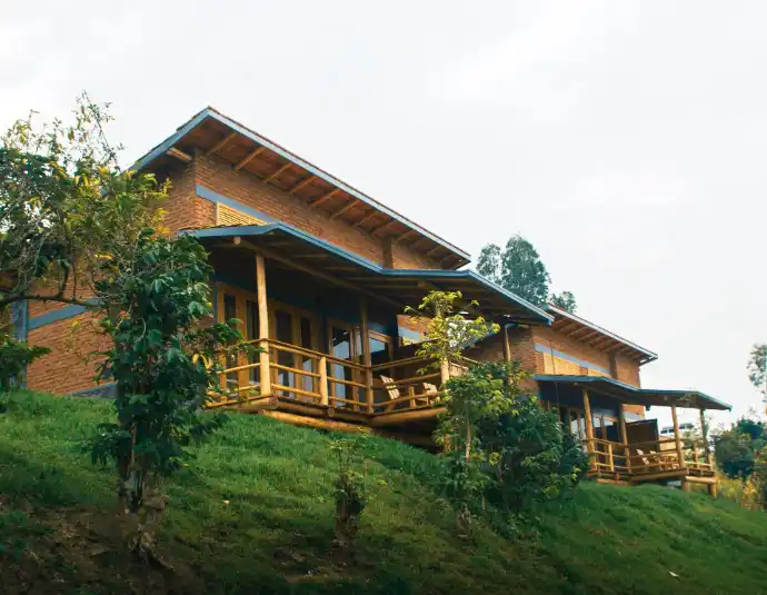 Sustainable wooden lodge on Lake Kivu