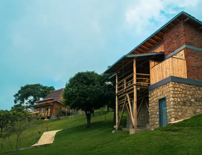 Sustainable wooden lodge on Lake Kivu